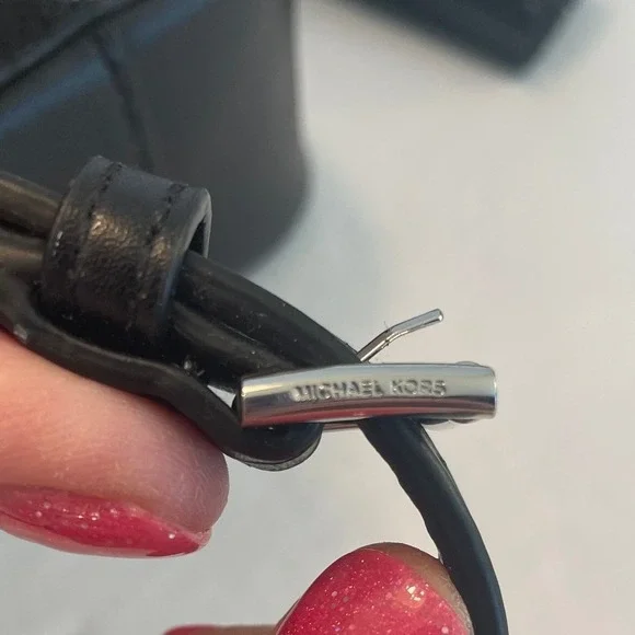 NWT! Michael Kors Crossbody MD Camera Bag Black/Silver Floral Monogram - Picture 6 of 8